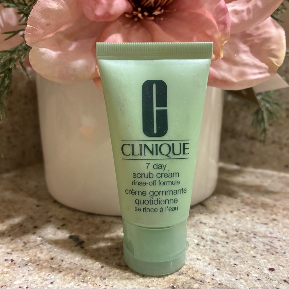 ✨NEW!! Clinique 7 Day Scrub Cream✨